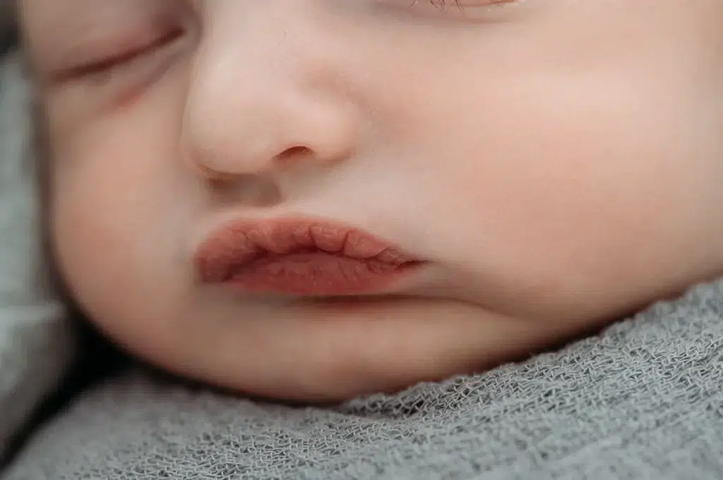 South Shore MA lifestyle newborn session at home