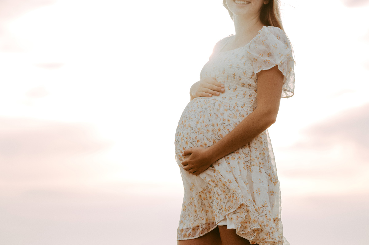 Cape Cod Maternity Photoshoot at Sunset 6 carynscanlan berrymaternity26 016