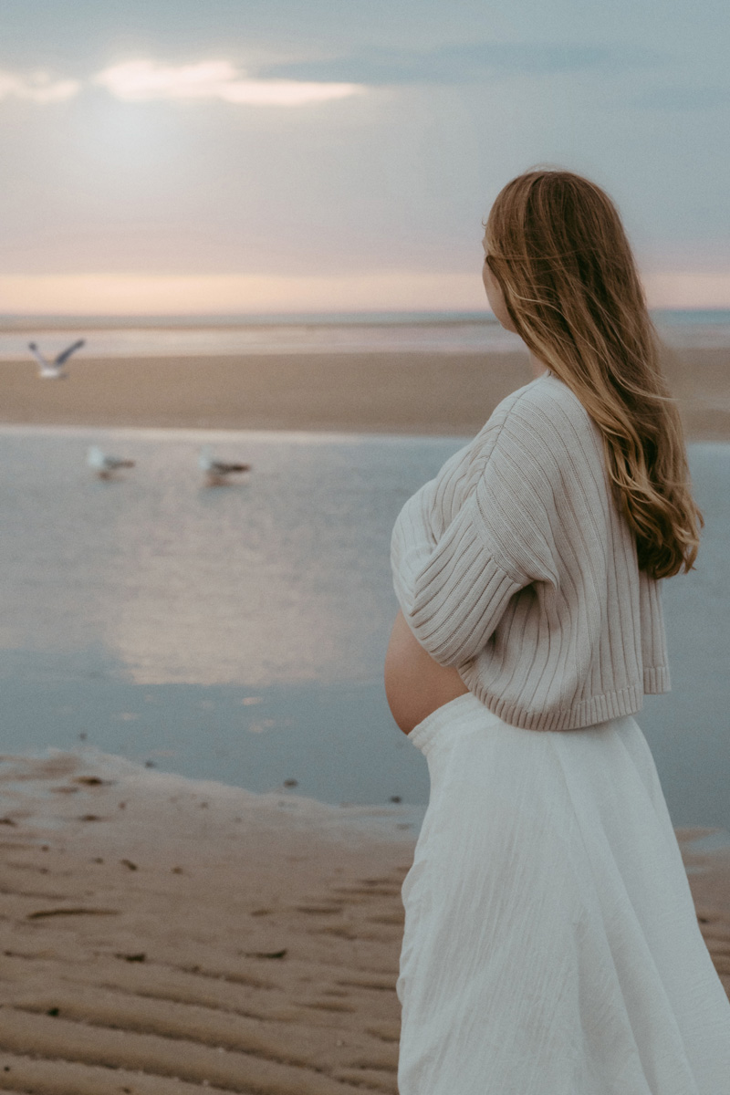 Cape Cod Maternity Photoshoot at Sunset 19 carynscanlan berrymaternity26 057