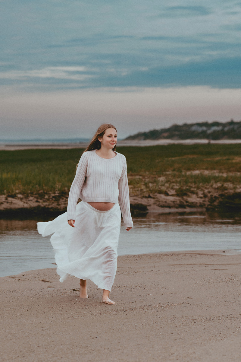 Cape Cod Maternity Photoshoot at Sunset 22 carynscanlan berrymaternity26 069