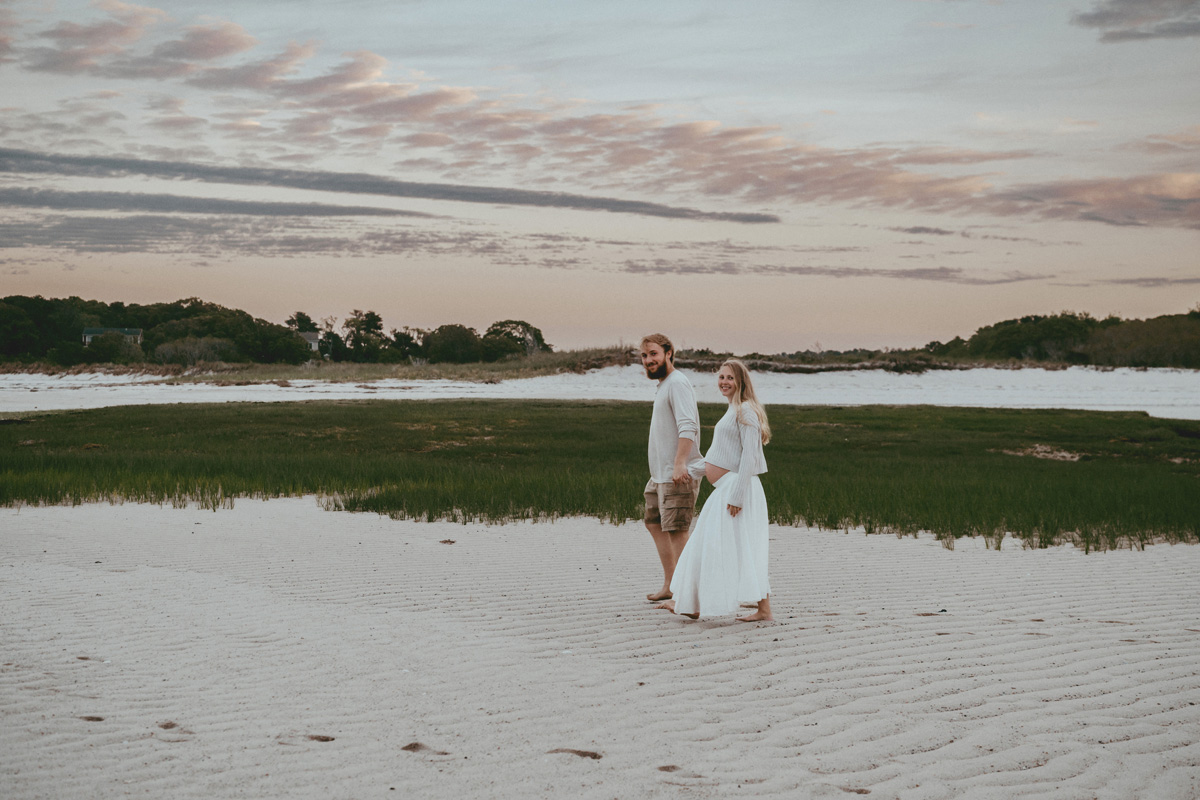 Cape Cod Maternity Photoshoot at Sunset 24 carynscanlan berrymaternity26 084