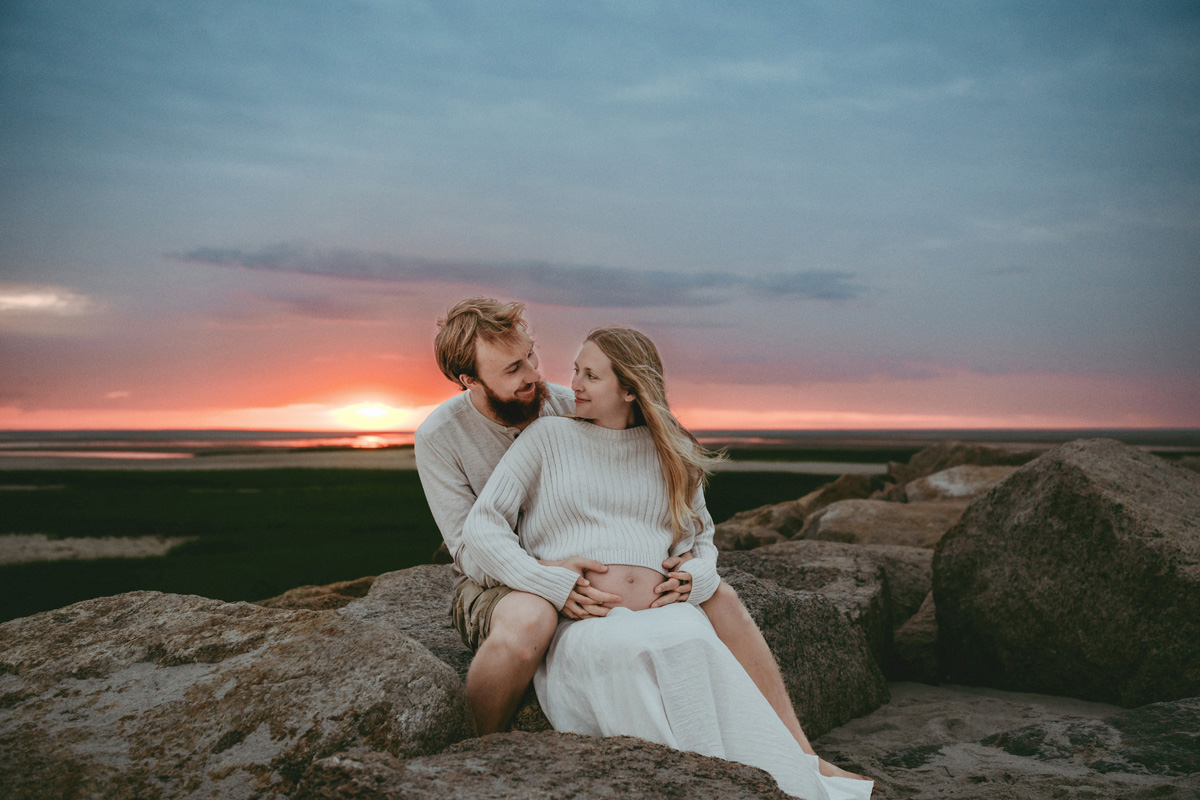 Cape Cod Maternity Photoshoot at Sunset 25 carynscanlan berrymaternity26 085