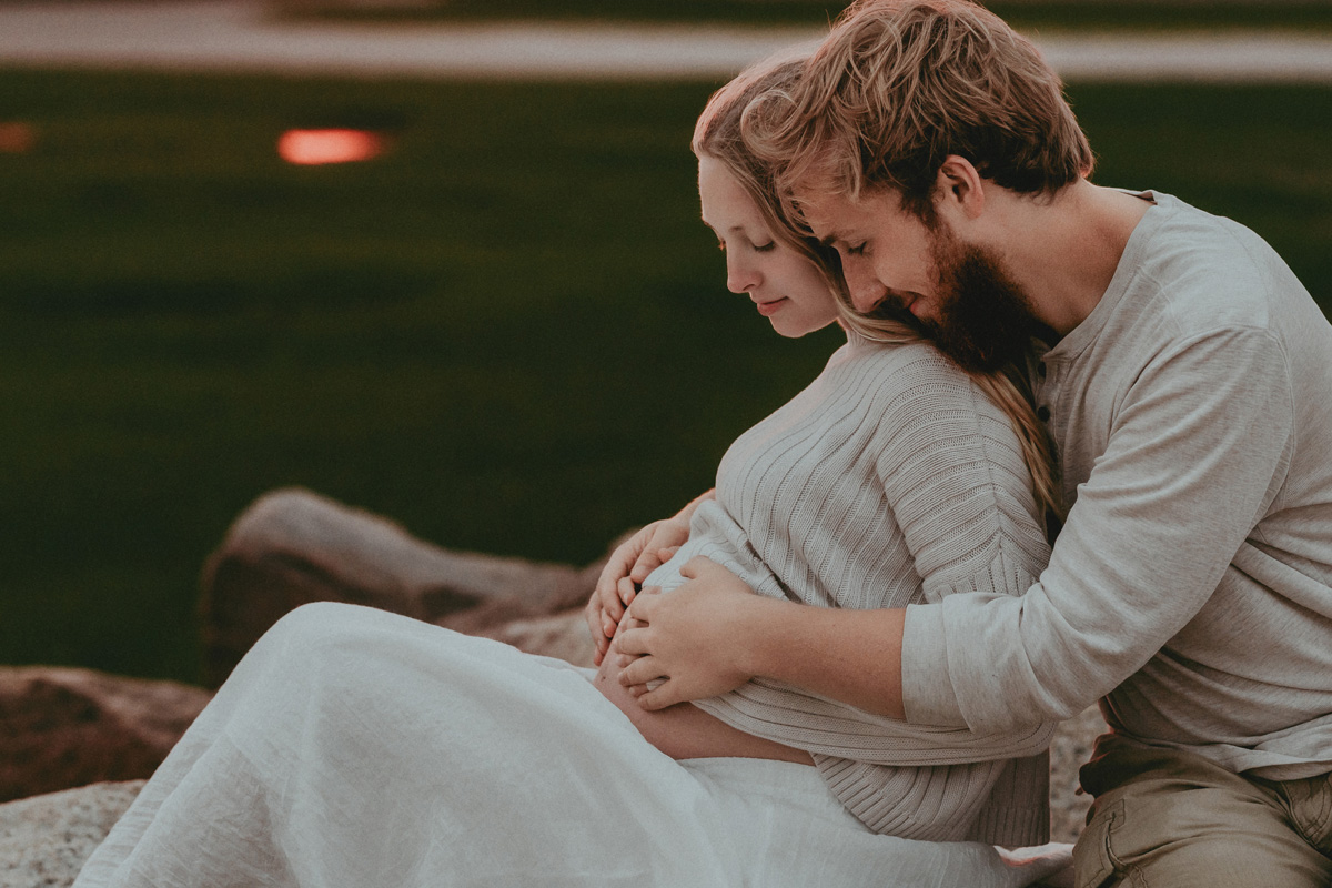 Cape Cod Maternity Photoshoot at Sunset 27 carynscanlan berrymaternity26 094