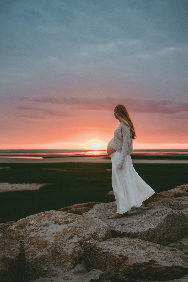 Cape Cod Maternity Photoshoot at Sunset 29 carynscanlan berrymaternity26 097