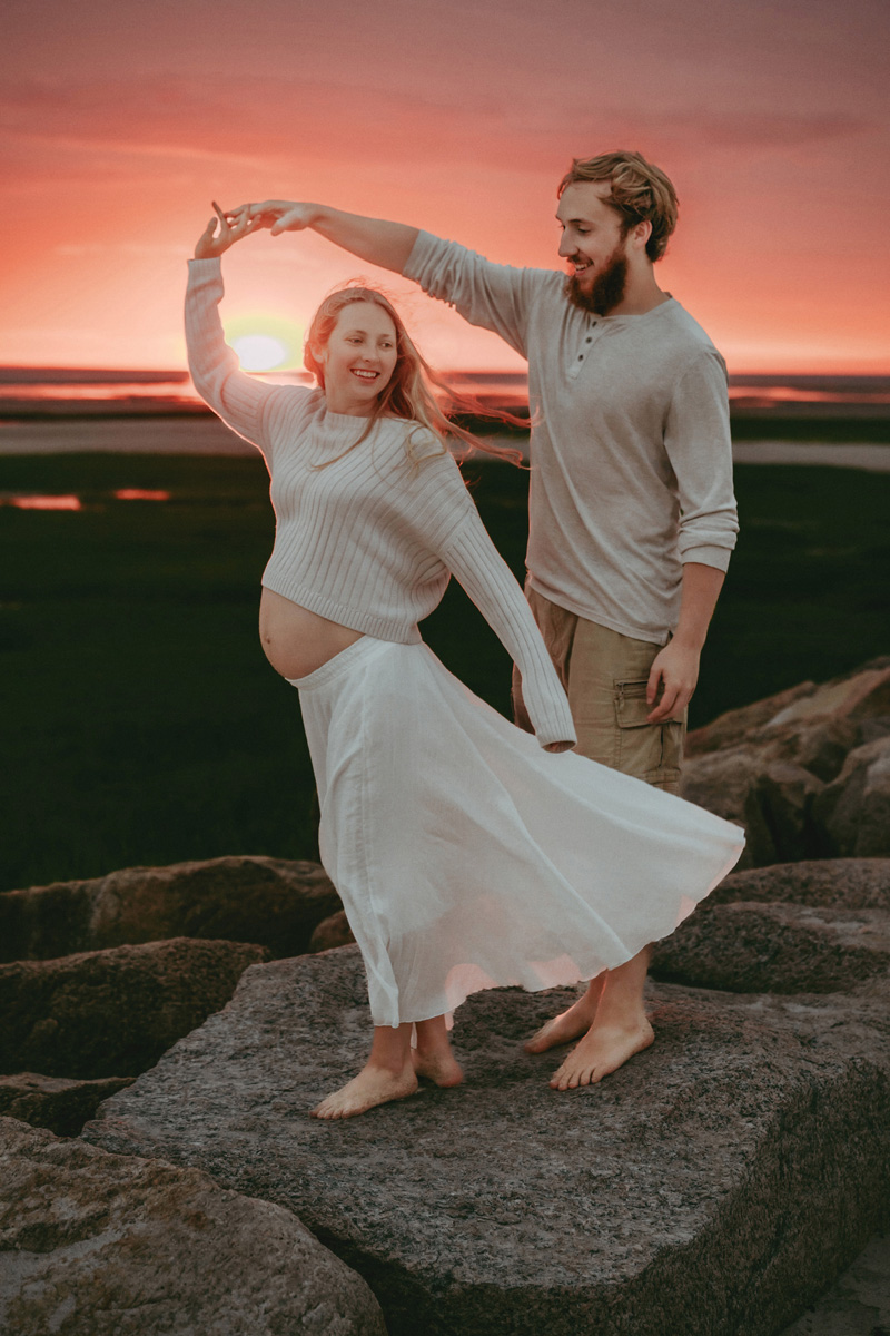 Cape Cod Maternity Photoshoot at Sunset 31 carynscanlan berrymaternity26 107