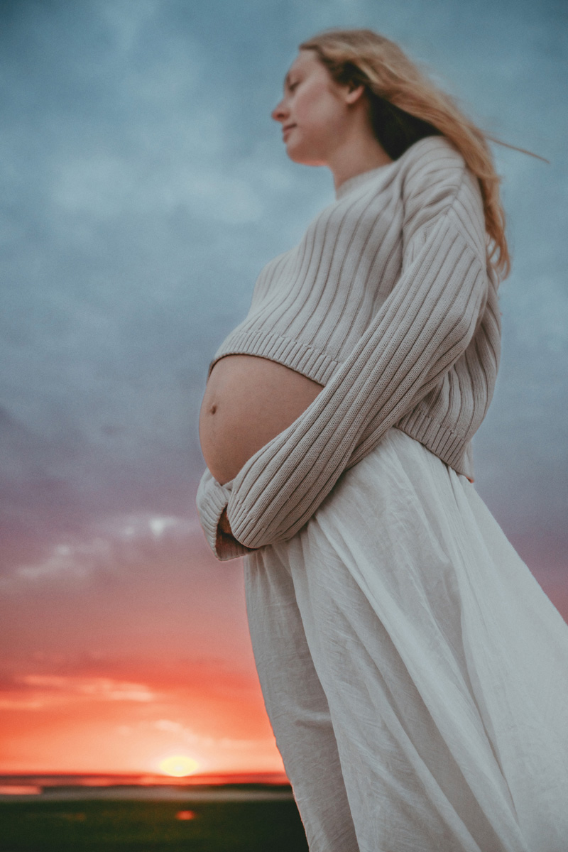 Cape Cod Maternity Photoshoot at Sunset 33 carynscanlan berrymaternity26 117