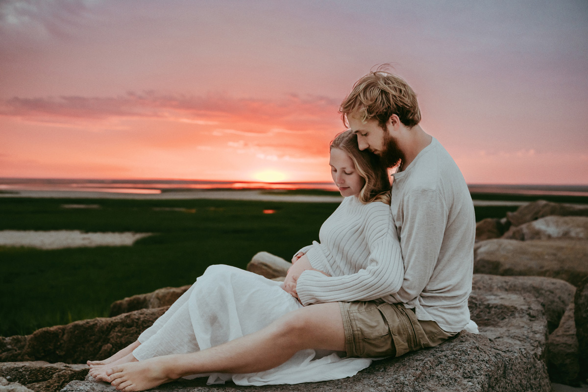 Cape Cod Maternity Photoshoot at Sunset 36 carynscanlan berrymaternity26 128